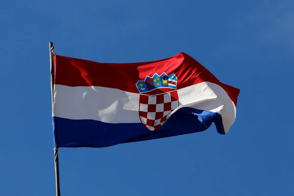Bandera Croacia Ondeando Cielo Azul Del Viento Fondo — Foto de Stock