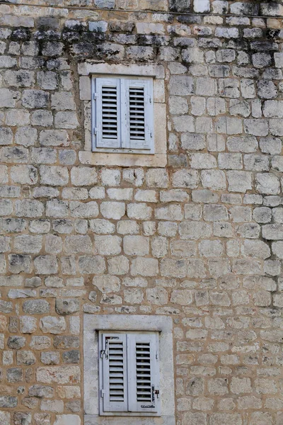 Utcára Néző Felső Emeletén Középkori Lakóépületek Festői Ablakokkal Egy Szűk — Stock Fotó