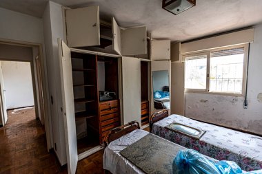 Brezilya 'nın içinde terk edilmiş bir ev.