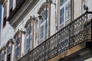 Tarihi Sao Joao del Rei 'deki sömürge mimarisi, Brezilya' nın Minas Gerais eyaletindeki sömürge döneminde altın çemberin şehri.