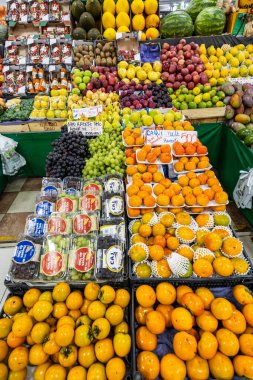 Braganca Paulista, SP - 22 Şubat 2024 - Sao Paulo eyaletinin iç kesimindeki Braganca Paulista belediyesinde satılacak taze meyve ve sebzeler