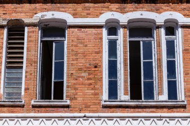 Brezilya 'nın Sao Paulo eyaletinde bulunan Campinas şehrindeki antik tren istasyonunun (Estacao Cultura) ön cephesi.