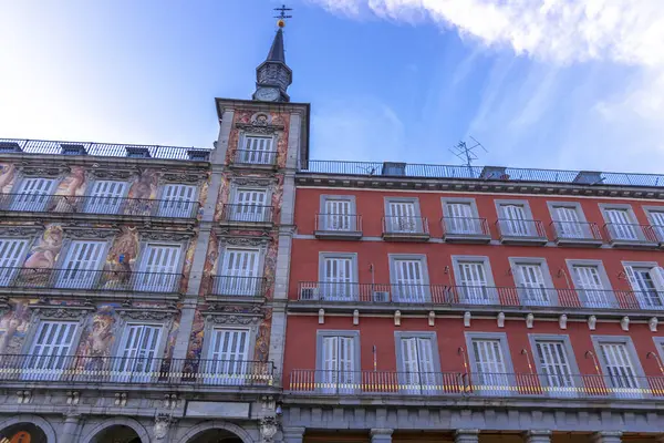 Madrid 'in merkezinde bulunan Plaza Mayor (Ana Meydan) manzarası