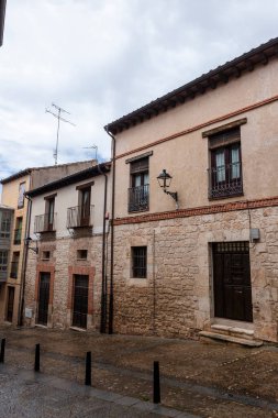 İspanya 'nın Burgos eyaletindeki Lerma kentinin tarihi merkezindeki ortaçağ binalarının ayrıntıları