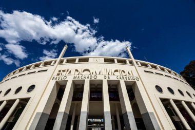 Sao Paulo, SP, Brezilya, Ağustos 04, 2024 - Paulo Machado de Carvalho adlı Pacaembu belediye stadyumunun ön cephesi, Sao Paulo Paulo 'da futbol müzesinin bulunduğu yer.
