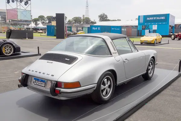 stock image Sao Paulo, Brazil - nov18, 2023 -  Silver Classic Porsche 911 S Targa at exibition on Sao Paulo show car 