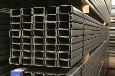 Düz çelik boru-kare boru hattı inşaat çelik ürünleri, siyah çelik borular gibi. Çelik ürünleri örnekleri.