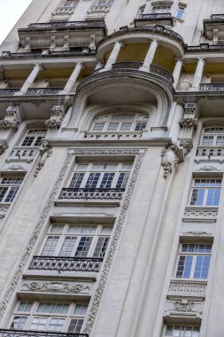 Brezilya 'nın Sao Paulo kentindeki Sampaio Moreira binasının mimari detayları. 1924 'te şehrin en antika şehri olarak açıldı.