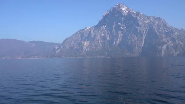 Aueck Traunkirchen Austria Marzo 2023 Hermosa Vista Ciudad Mountain Lake — Vídeo de stock