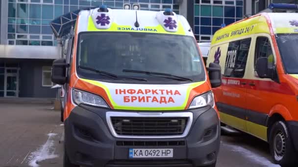 Kiev Ucrânia Março 2023 Ambulância Instituto Coração Veículo Médico Brigada — Vídeo de Stock