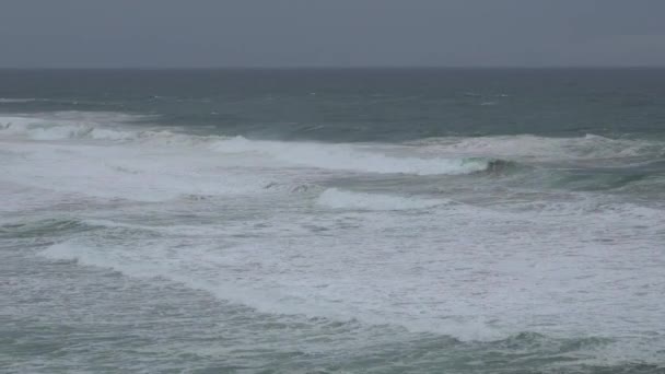 プライア マゴイト シントラ ポルトガル 2023年3月 ビーチの海 波の景色 大西洋 — ストック動画