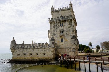 Lizbon, Portekiz - Mart 2023: Torre de Belem manzarası. Belenskaya Kulesi