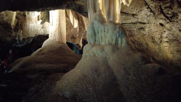 Блансько Чехія Лютого 2023 Печери Панква Печери Моравський Карст Столоніти — стокове відео