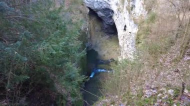 Blansko bölgesi, Çek Cumhuriyeti - 25 Şubat 2023: Punkva Mağaraları. Moravian Karst Mağaraları. Stolognitler, yeraltı dünyası..