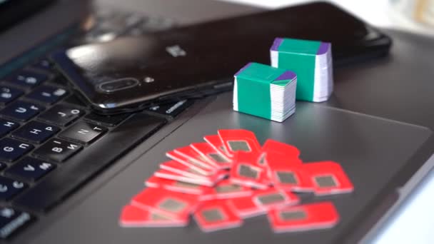 Многие Sim Карты Клавиатуре Ноутбука Бот Ферма Мобильные Gsm Карты — стоковое видео
