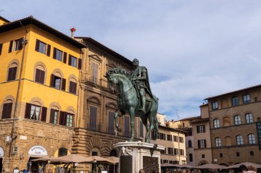 Florence, İtalya - 5 Kasım 2024: İtalya, Floransa 'daki Neptün Çeşmesi, Palazzo Vecchio' nun önündeki Piazza della Signoria 'da