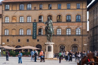 Florence, İtalya - 5 Kasım 2024: İtalya, Floransa 'daki Neptün Çeşmesi, Palazzo Vecchio' nun önündeki Piazza della Signoria 'da
