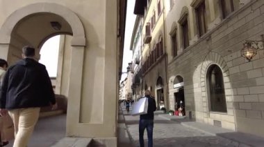 Florence, İtalya - 5 Kasım 2024: Floransa şehri ve Ponte Vecchio Eski Köprüsü.