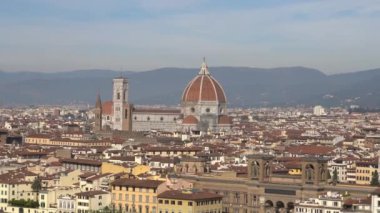 Floransa, İtalya - 5 Kasım 2024: Floransa şehri ve Santa Maria del Fiore Katedrali.