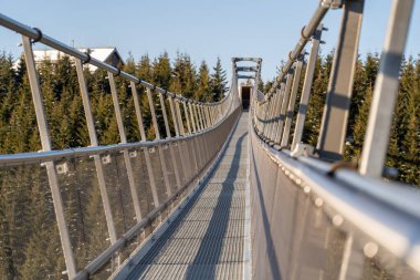 Sky Bridge 721, Aşağı Moravya, Çek Cumhuriyeti - 1 Aralık 2024: Dünyanın en uzun yaya asma köprüsü. Çek Cumhuriyeti 'nde Dağ tatil beldesi Dolni Morava.