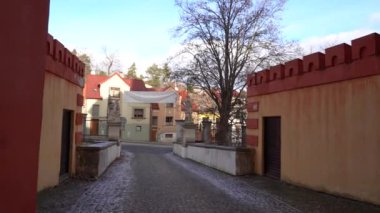 Trebic, Çek Cumhuriyeti - 4 Ocak 2025: Şehir manzarası. St. Procopius Bazilikası manzarası