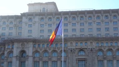 Bükreş, Romanya 18 Ocak 2025: Parlamento binasının manzarası. Parlamento Sarayı. Şehir manzarası.