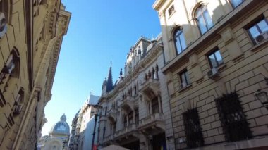 Bükreş, Romanya 18 Ocak 2025: Şehrin en eski restoranı (Caru 'cu bere).