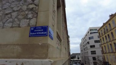 Marsilya, Fransa - 2 Şubat 2025: Şehir caddesi manzarası. Sokak 7, Şövalye Paul.