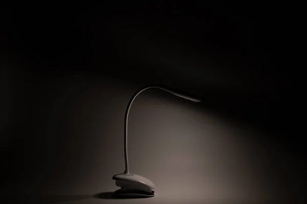 Desktop Flexible Led Lampe Auf Dem Akku Leuchtet Dunkeln Licht — Stockfoto
