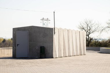 Dnipro şehrinde roket saldırılarına karşı parklarda yeni beton sığınak, Ukrayna 'da bombardımandan korunak