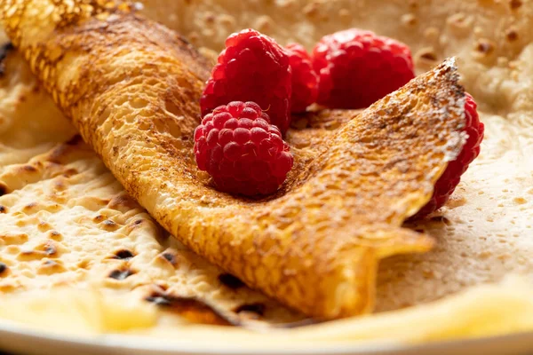 Thin Pancakes Raspberries Close Dessert Breakfast — Stock Photo, Image