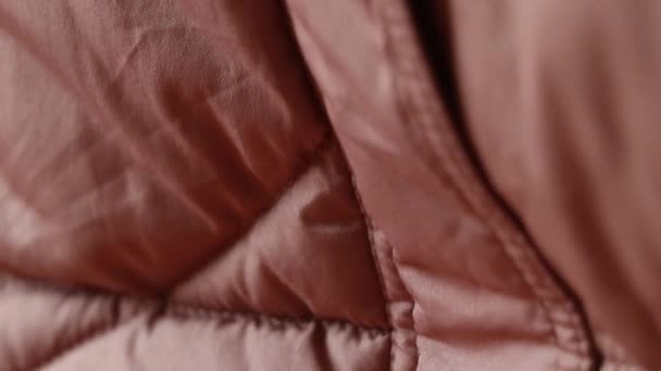 Рожевий Пухнастий Зимовий Жакет Фон Крупним Планом Рожевий Фон — стокове відео