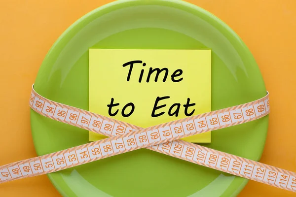 Zeit Text Auf Notiz Teller Mit Maßband Essen Mittagessen Frühstück — Stockfoto