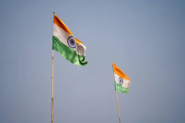 Dvě Indické Tri Barva Šafránem Zelená Bílá Ashoka Čakra Mávání — Stock fotografie