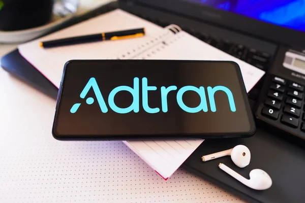 Listopada 2022 Brazylia Tym Zdjęciu Logo Adtran Jest Wyświetlany Ekranie — Zdjęcie stockowe