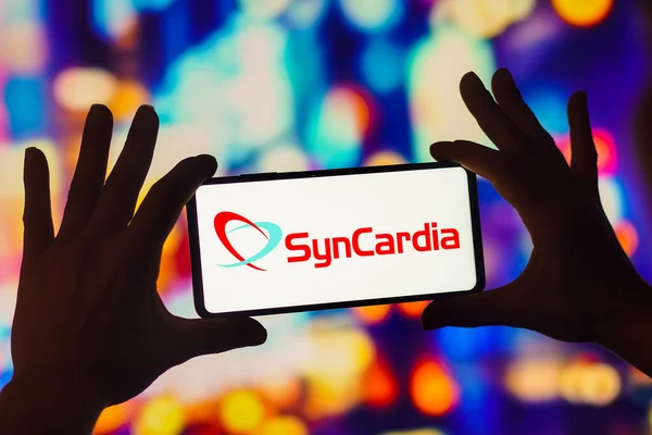 2022 브라질 Syncardia 시스템 로고는 스마트폰 화면에 표시됩니다 — 스톡 사진