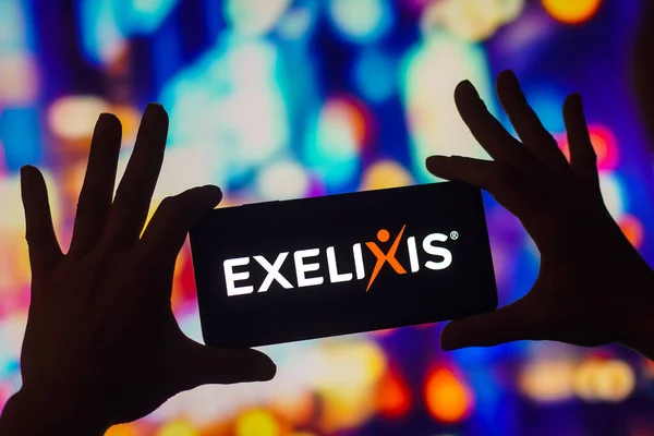 November 2022 Brazil Photo Illustration Exelixis Logo Displayed Smartphone Screen — Stock Photo, Image