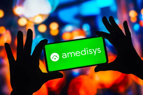 2022 브라질 Amedisys 로고는 스마트폰 화면에 표시됩니다 — 스톡 사진