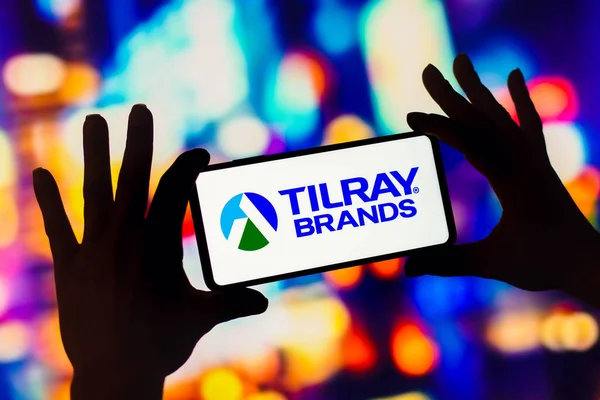 2022年12月7日 在这张照片中 Tilray品牌的标志显示在智能手机屏幕上 — 图库照片