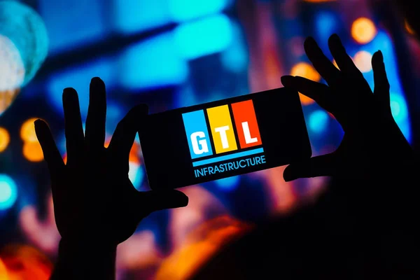 2022年12月26日 ブラジル この写真では Gtl Infrastructure Limitedのロゴがスマートフォンのモバイル画面に表示されます — ストック写真