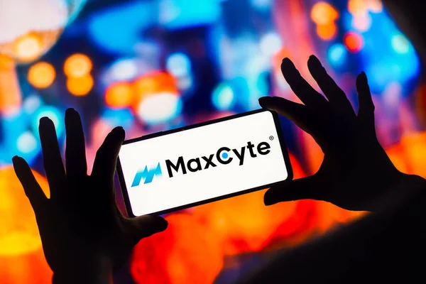 2023年1月2日 在这张照片中 Maxcyte的标志显示在智能手机上 — 图库照片