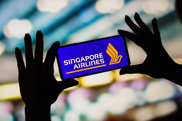 February 2023 Brazil Photo Illustration Singapore Airlines Logo Displayed Smartphone — 图库照片