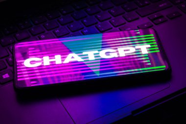 9 Şubat 2023, Brezilya. Bu resimde, ChatGPT logosu akıllı telefon ekranında görüntülenir