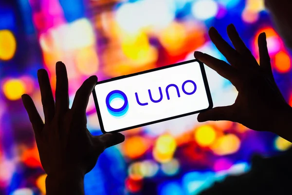 February 2023 Brazil Photo Illustration Luno Logo Seen Displayed Smartphone — Stockfoto