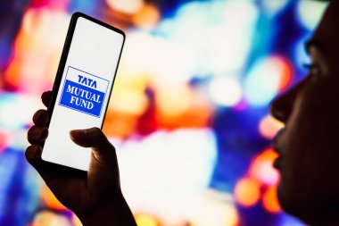 11 Mart 2023, Brezilya. Bu resimde, Tata Mutual Fund logosu akıllı telefondan gösteriliyor