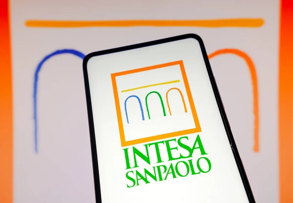 Mart 2023 Brezilya Resimde Intesa Sanpaolo Logosu Akıllı Telefondan Gösteriliyor — Stok fotoğraf