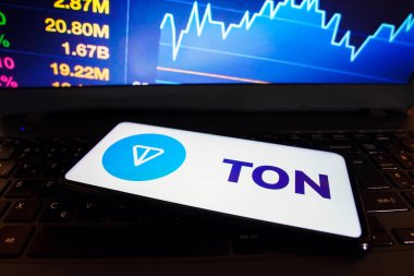 27 Mart 2023, Brezilya. Bu resimde, Toncoin logosu akıllı telefon ekranında görüntülenir.
