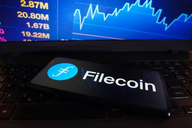 27 Mart 2023, Brezilya. Bu resimde, Filecoin (FIL) logosu akıllı telefon ekranında görüntülenir