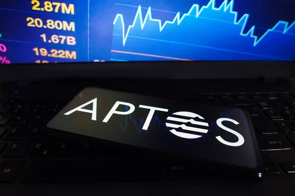 2023年3月27日 巴西在这张照片中 Aptos Apt 标志显示在智能手机屏幕上 — 图库照片