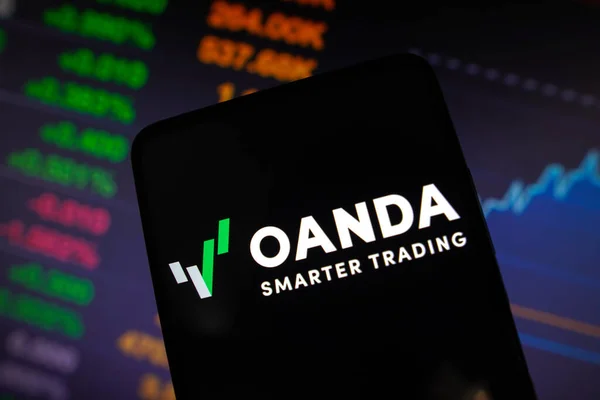 브라질 2023 Oanda Corporation 로고는 스마트폰 화면에 표시됩니다 — 스톡 사진